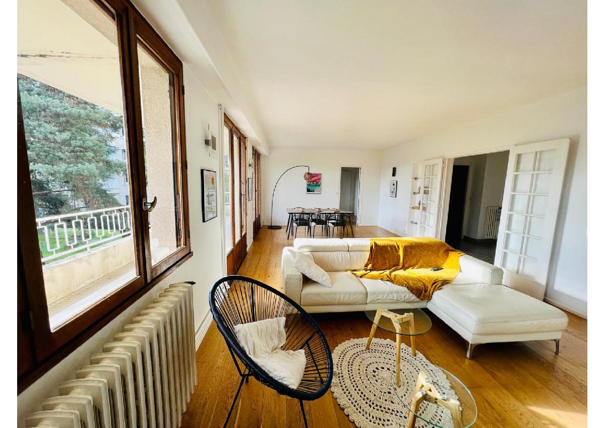 Appartement T6 très lumineux avec vue arborée