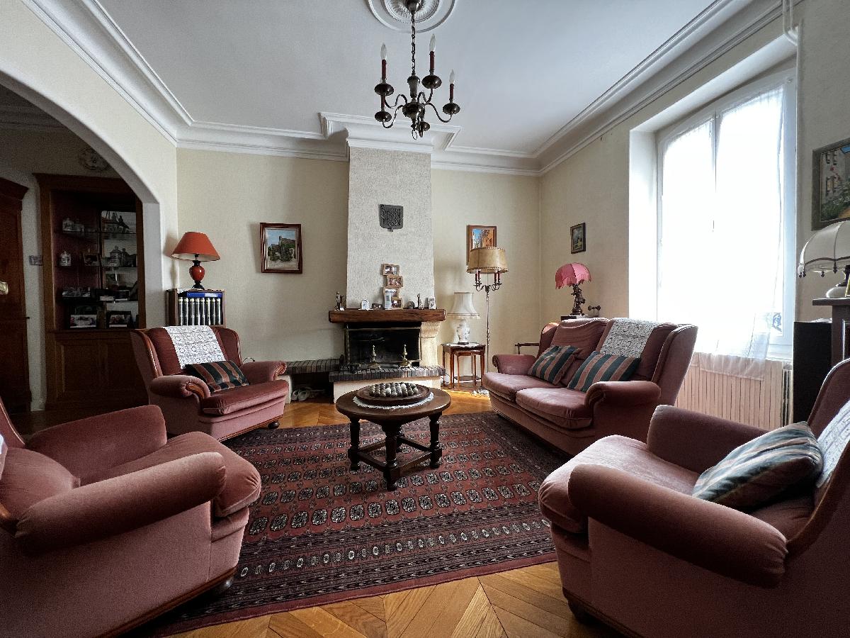 Maison bourgeoise – 4 chambres – Centre ville