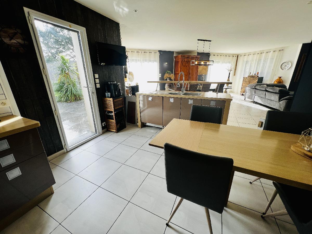 Maison familiale de 186 m² avec piscine