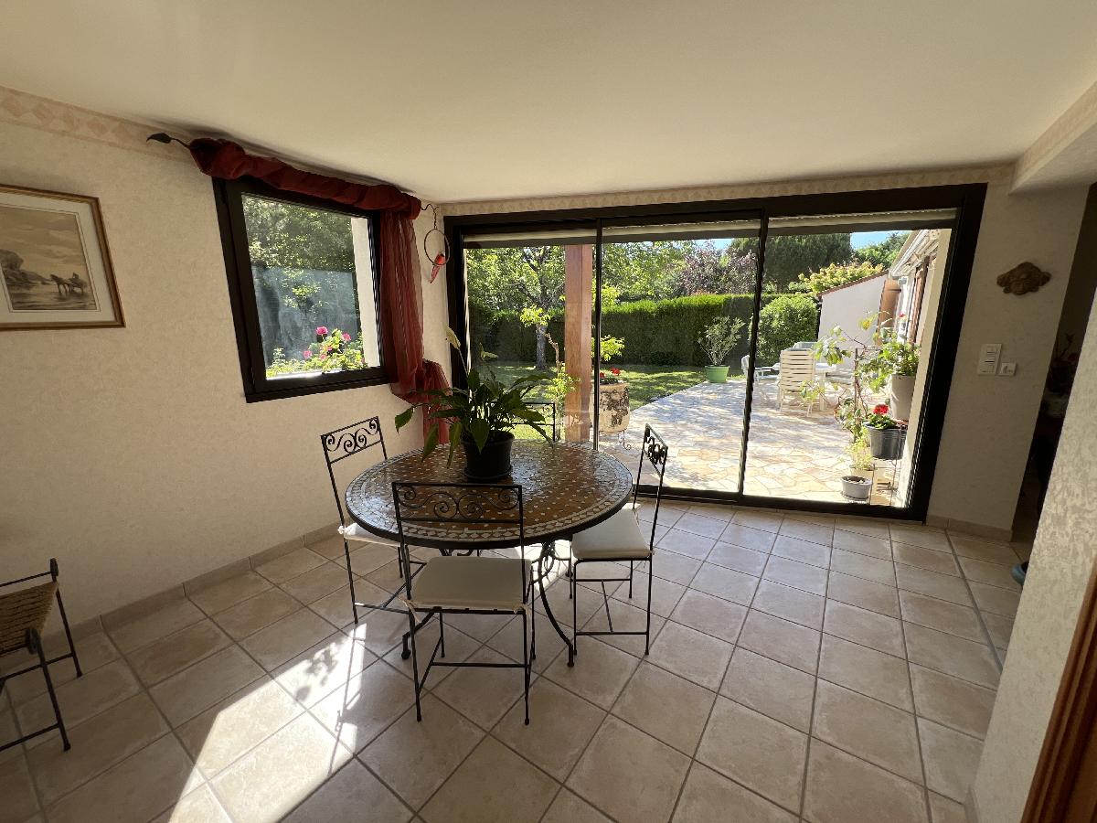 Maison de famille 4 chambres avec un magnifique jardin arboré et paysagé