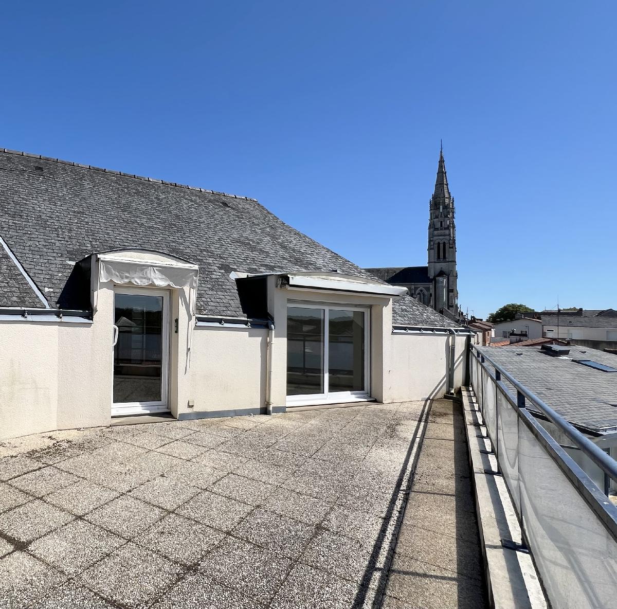 Plein centre-bourg de Vertou, 3 pièces doté d'une grande terrasse dans une copropriété intimiste