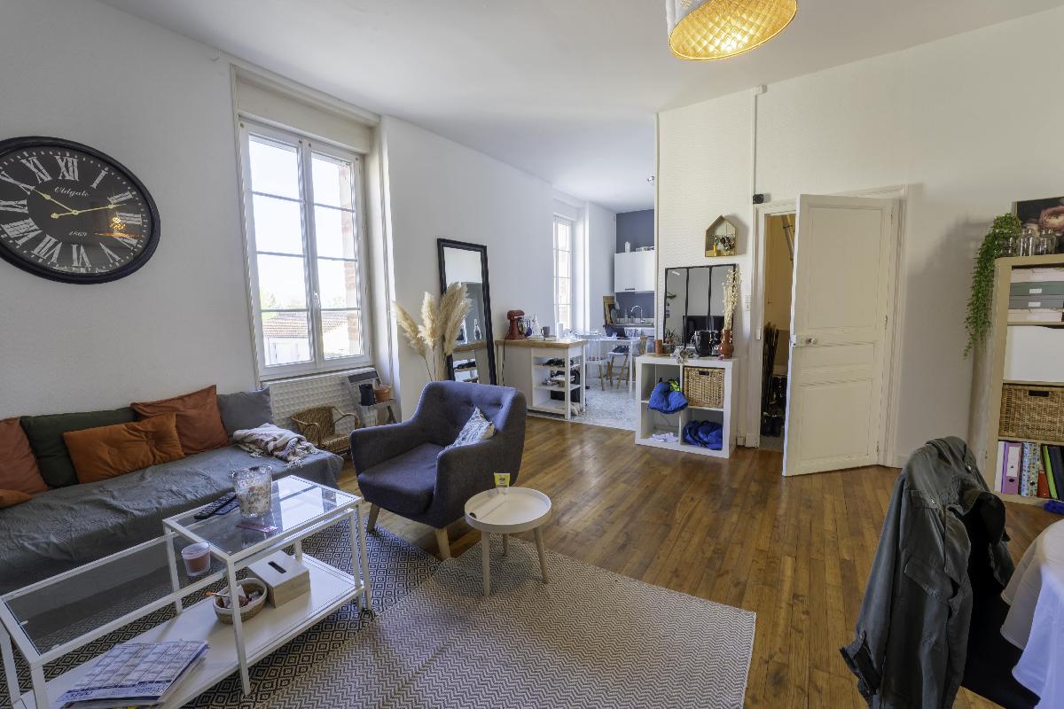 Appartement T3 spacieux et rénové entre Angers et Nantes