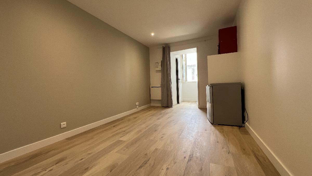 Appartement rénové – Chaussée de la Madeleine en face du CHU de Nantes