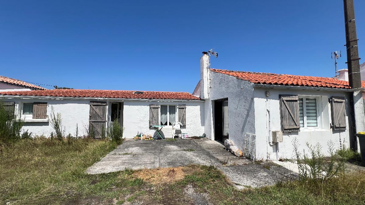Entre le centre de Noirmoutier en l'île et le Vieil, maison ancienne à rénover de 65 m² sur un terrain de 348 m²