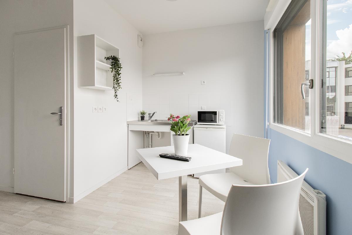 Idéal investisseur : grand studio meublé avec gestion optimisée à Nantes