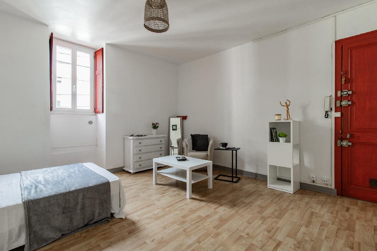 Petit cocon à deux pas de la place Viarme, T1 de 27 m², 2ème et dernier étage