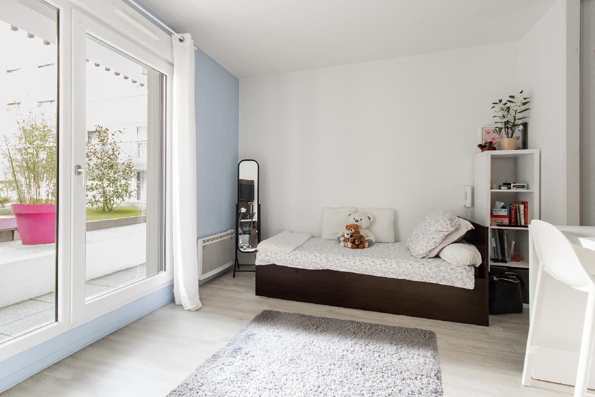 Studio rez-de-jardin avec parking – Nantes