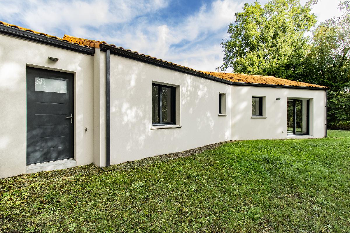 Maison &eacute;tat neuf, 3 chambres, terrain arbor&eacute; 1060 m&sup2;