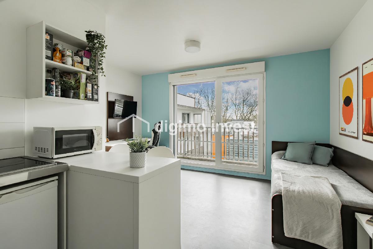 Studio lumineux avec porte-fen&ecirc;tre au 4&egrave;me &eacute;tage – R&eacute;sidence &eacute;tudiante Nantes