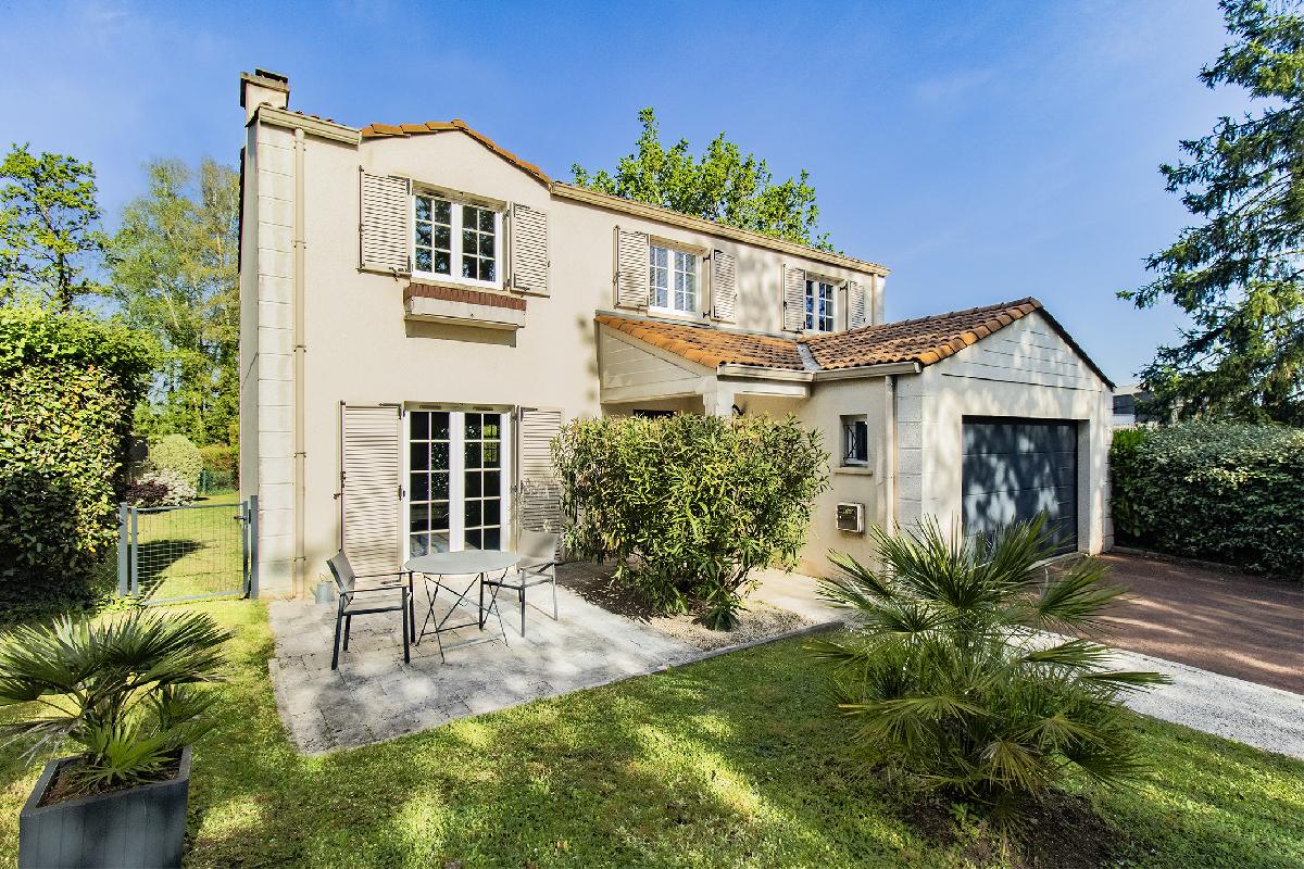 Quartier recherch&eacute; du Ch&ecirc;ne, en impasse, maison de 140 m&sup2;, 4 chambres, joli jardin, garage