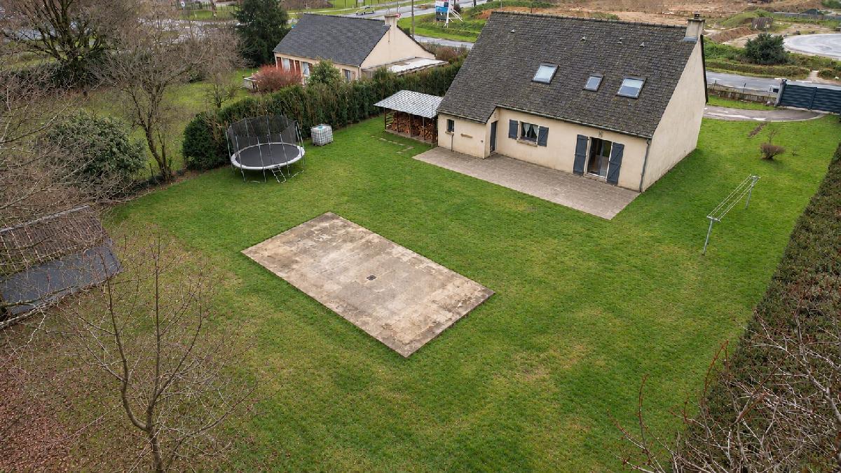 Maison familiale de 140 m&sup2; &ndash; 5 chambres ou 4 chambres + 1 bureau &ndash; Superbe terrain de 1 550 m&sup2; &ndash; Fort potentiel